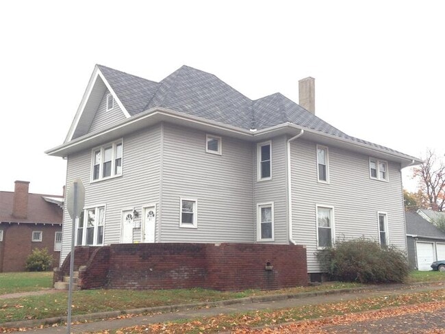 832 S 17th St in Terre Haute, IN - Building Photo - Building Photo