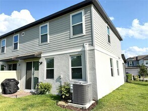 2013 Crape Jasmine Ln in Orlando, FL - Building Photo - Building Photo