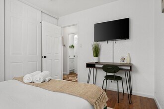 10609 Olson Dr in Rancho Cordova, CA - Foto de edificio - Building Photo