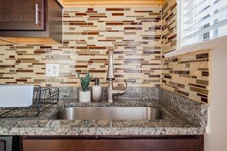 2989 N Lawndale Ave, Unit 1 in Chicago, IL - Foto de edificio - Building Photo