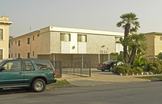 1644 S Gramercy Pl in Los Angeles, CA - Foto de edificio - Building Photo