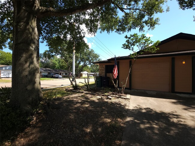 1546 Ramada Dr in Houston, TX - Building Photo - Building Photo