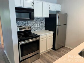 912 Southwest Dr in Davidson, NC - Building Photo - Building Photo