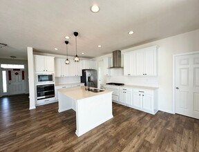 1327 Sunnybrook Ln in Greenwood, IN - Building Photo - Building Photo