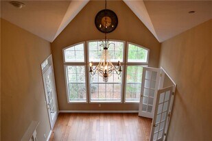 3047 Lenox Rd NE in Atlanta, GA - Building Photo