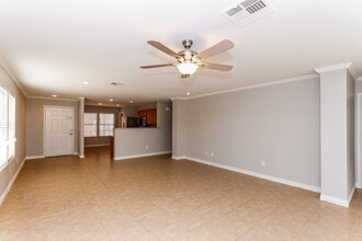 676 Salt Flats Cir in Henderson, NV - Building Photo - Building Photo