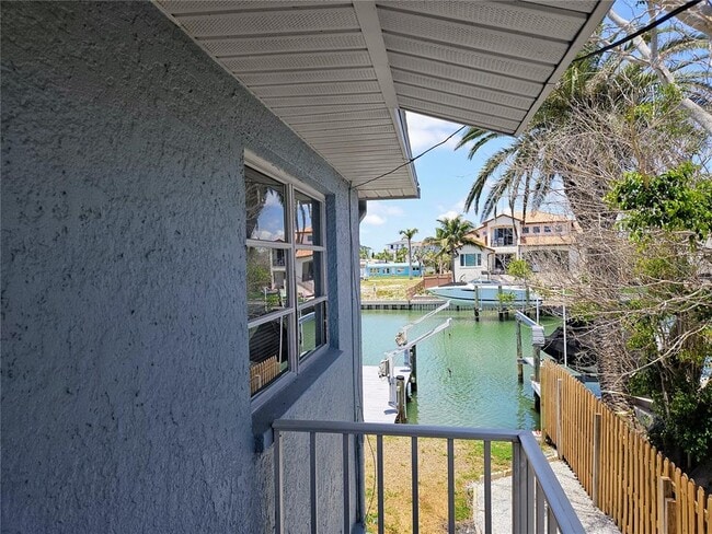 380 137th Ave Cir in Madeira Beach, FL - Building Photo - Building Photo