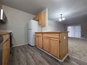 243 Norpoint Way NE in Tacoma, WA - Building Photo - Building Photo