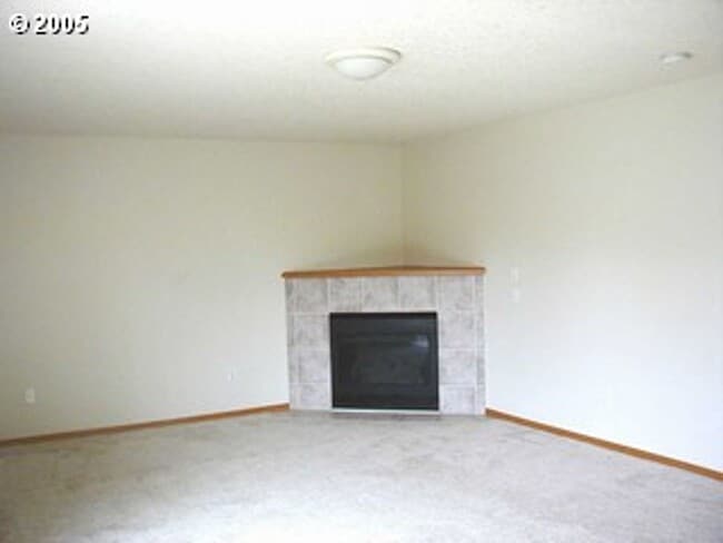6984 SE Langwood St in Hillsboro, OR - Building Photo - Building Photo