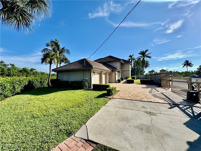 14370 McGregor Blvd in Ft. Myers, FL - Building Photo - Building Photo