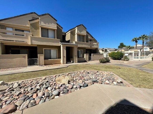 property at 2035 S Elm St