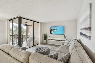 750 Egret Cir in Delray Beach, FL - Foto de edificio - Building Photo