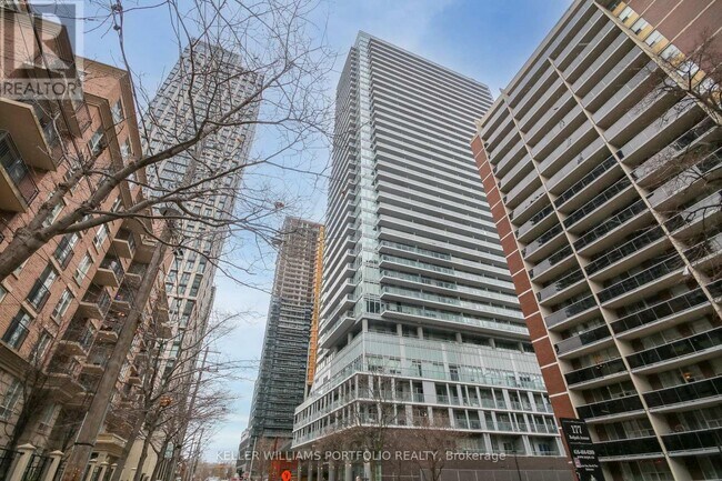 195-2195 Redpath Ave