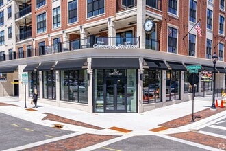 Glenwood Station in Glen Ellyn, IL - Foto de edificio - Building Photo