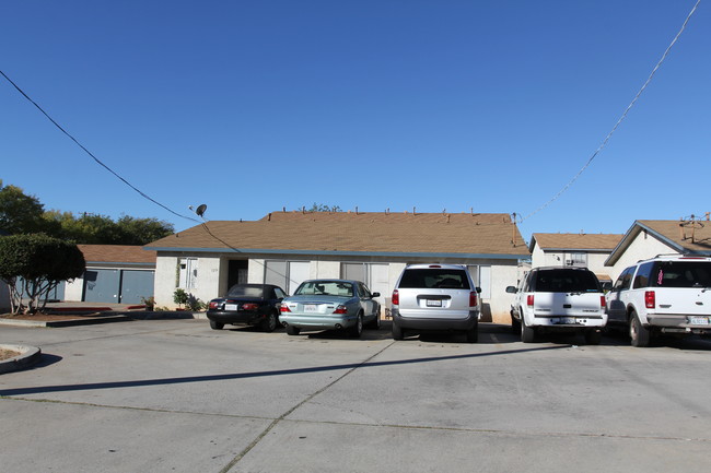 Oro Park Townhomes in El Cajon, CA - Building Photo - Building Photo