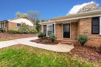 5420 Larewood Dr in Charlotte, NC - Building Photo - Building Photo