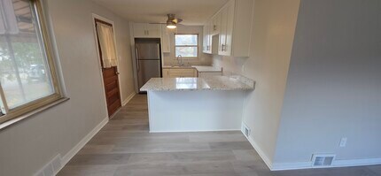 5 McMichael Rd in Carnegie, PA - Foto de edificio - Building Photo