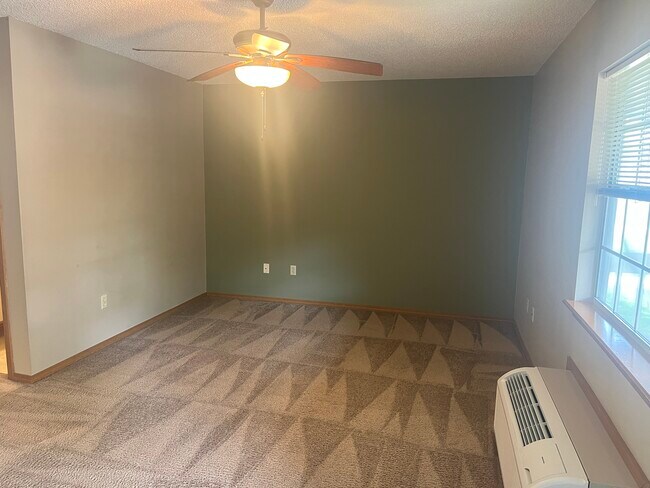 461 N Garrett St, Unit F in Siloam Springs, AR - Building Photo - Building Photo