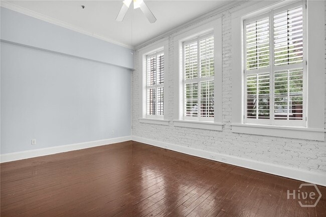 property at 321 W Broughton St