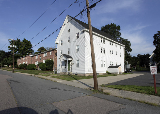 6 Lincoln St in Milford, MA - Foto de edificio - Building Photo