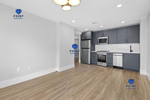 516 Sumner St, Unit #1 in Boston, MA - Building Photo