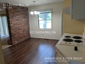 822 Dutch Mill Dr in Ballwin, MO - Building Photo - Building Photo