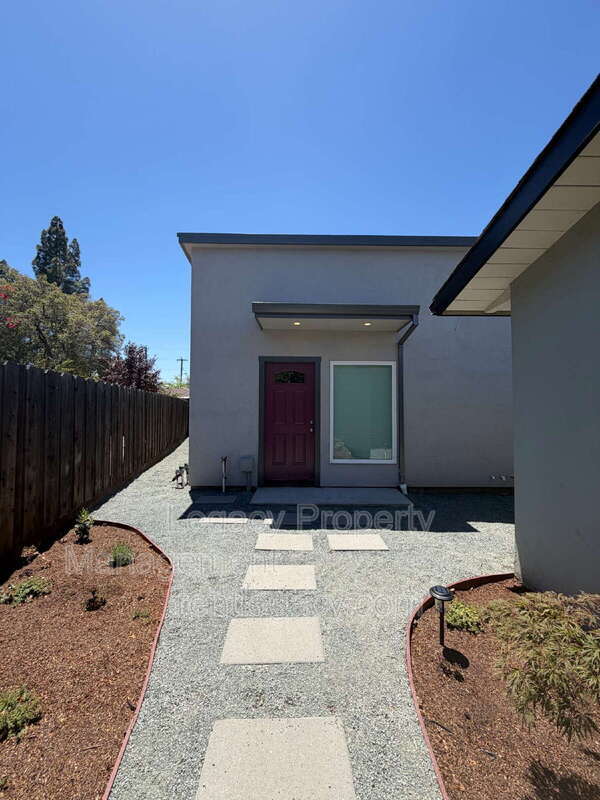 property at 1195 Heather Ct