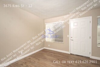 3675 King St in La Mesa, CA - Building Photo - Building Photo