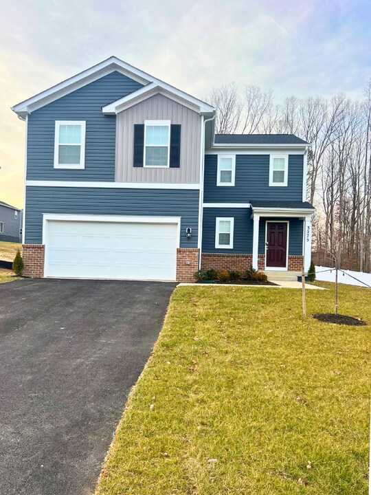 3275 White Tail Drive in Locust Grove, VA - Building Photo