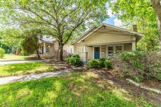 126 Normandy Ave in San Antonio, TX - Foto de edificio - Building Photo