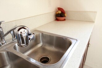 640 S Mott St-Unit -Back Unit in Los Angeles, CA - Building Photo - Building Photo