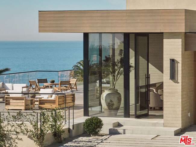 30010 Andromeda Ln in Malibu, CA - Building Photo - Building Photo