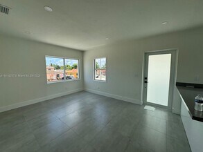 341 E 14th St in Hialeah, FL - Building Photo - Building Photo