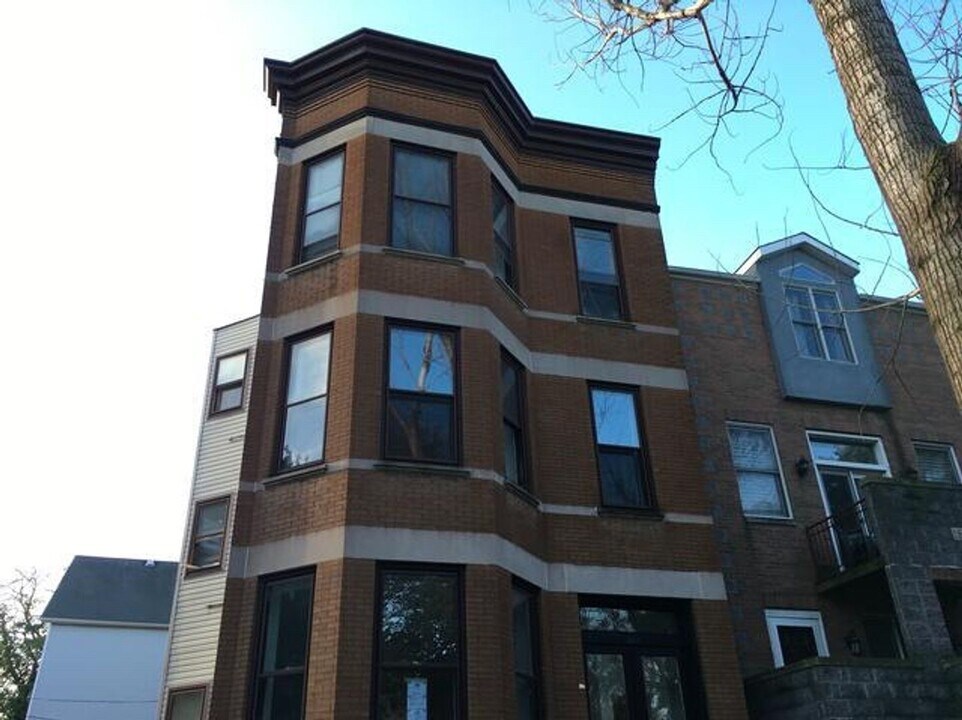 1503 W George St in Chicago, IL - Building Photo