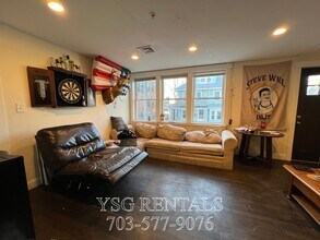 24 Sunset St, Unit 1 in Boston, MA - Foto de edificio - Building Photo