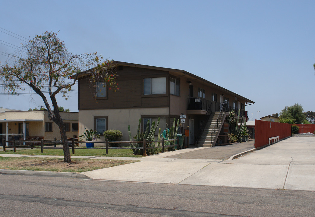 495 D St in Chula Vista, CA - Building Photo