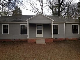 221 Leonard Dr in Longview, TX - Building Photo