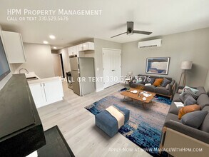 12391 Cedar Rd-Unit -3B in Cleveland Heights, OH - Building Photo - Building Photo