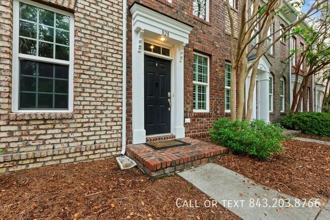 property at 828 Rue Dr