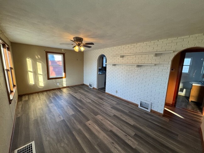 527 W Exchange St in Geneseo, IL - Building Photo - Building Photo