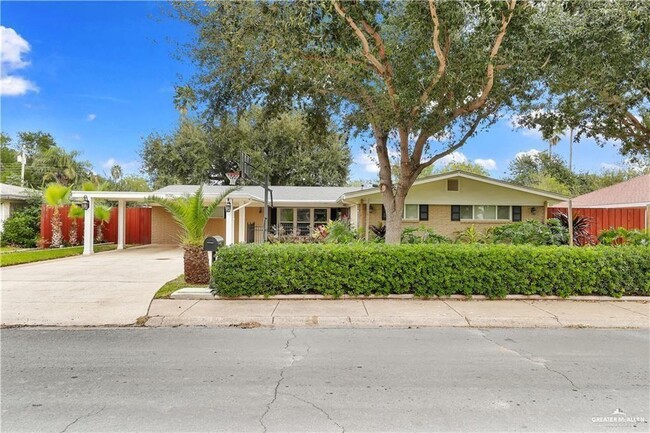 1500 La Vista Ave in McAllen, TX - Foto de edificio - Building Photo