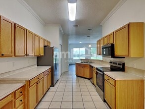 224 N Lake Cunningham Ave in Jacksonville, FL - Foto de edificio - Building Photo