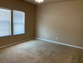 7230 Manford Ln in Odessa, TX - Foto de edificio - Building Photo