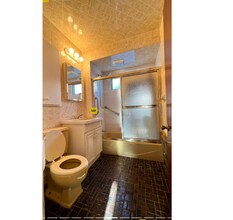 4 High St, Unit 2 in Somerville, MA - Building Photo - Building Photo