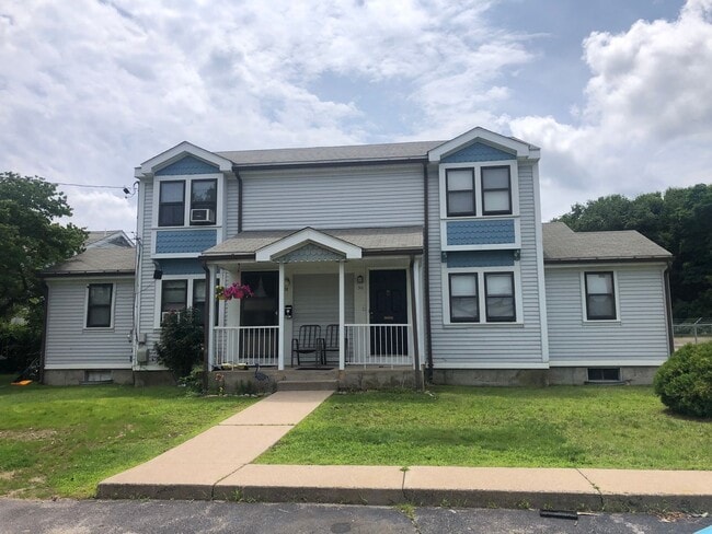 28-30 Globe St in Woonsocket, RI - Building Photo - Building Photo