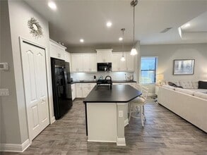 21645 Avon Park Ct in Venice, FL - Building Photo - Building Photo