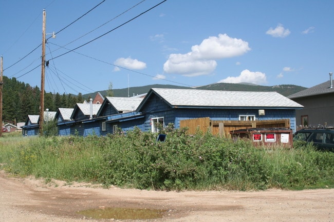 550 W 3rd St in Nederland, CO - Foto de edificio - Building Photo