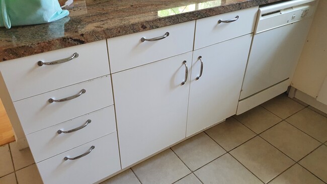 5860 Hazeltine Ave in Sherman Oaks, CA - Building Photo - Building Photo