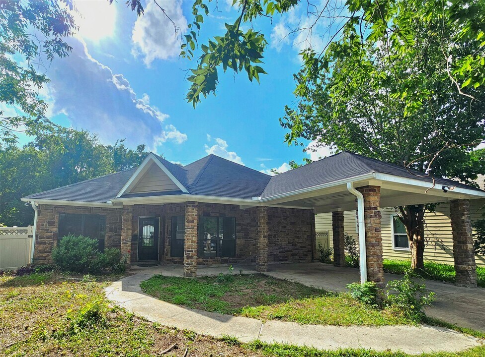 5122 Dickens Rd in Houston, TX - Building Photo