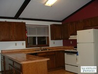 8001 Sunset Avenue, Unit Apt #3 in Lake Tomahawk, WI - Foto de edificio - Building Photo